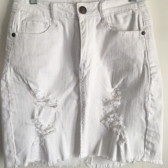 White denim skirt - Picture 1 of 2